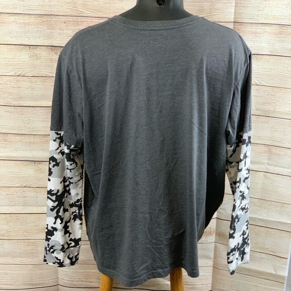 Call of Duty Long Sleeve Shirt - Picture 2 of 3